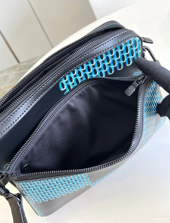 WIS TRIO VUITTON LOUIS MESSENGER 1121